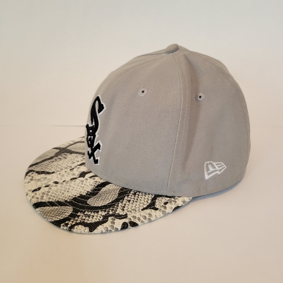 Chicago White Sox Hat Cap Size 7 1/4 Gray Black Fitted New Era 59fifty MLB - Picture 2 of 6